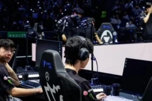 鏡頭語言！Ruler在抱頭懊惱后 轉(zhuǎn)頭“死亡凝視”Chovy