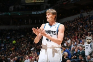 楊毅：基里連科能從1防到4 特科格魯處理球比奧多姆強(qiáng) 賈米森能攻