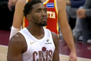 蓋棺定論？米切爾單打肯納德 急停急起隨手一拋打成2+1！