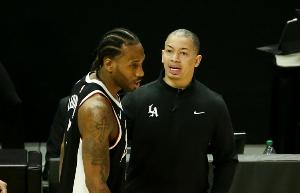 萊昂納德是否會(huì)有更多球權(quán)？盧：比賽情況會(huì)決定誰來出手