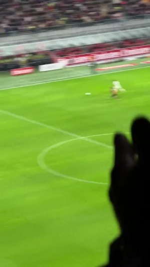 怎能不愛40歲魔笛瘋狂回追卡位扼殺羅馬反擊，圣西羅全場歡呼