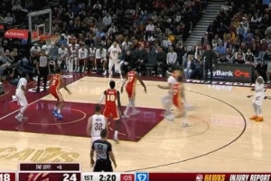 今天投籃有譜！大球追身空位三分+底角急停中投自信出手都命中！