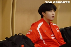 場外再爆大節(jié)奏！疑似JDG經(jīng)理藍蓮花爆料Kanavi職業(yè)態(tài)度有問題