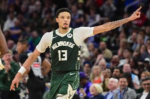 追夢：我的小兄弟羅林斯的比賽看著很美妙 他打球的節(jié)奏從不慌亂