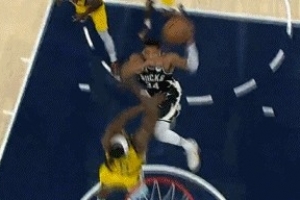 風(fēng)卷殘?jiān)疲∽帜父绶磽粢粭l龍 起飛力壓防守戰(zhàn)斧暴扣