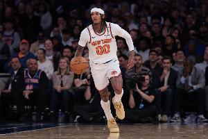 板凳匪徒！克拉克森8中5拿下15分1板2助 次節(jié)獨(dú)得10分