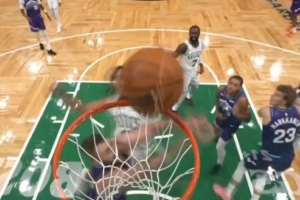 南村群童欺我老無力！杰倫-布朗投籃打鐵 米諾特彈射起飛隔扣樂福