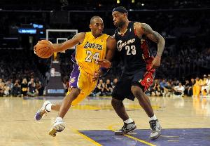 阿里扎：科比試圖殺死你而詹姆斯則更友善 他們都是瘋狂工作的人