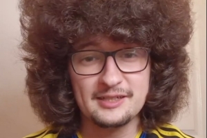 布朗談蓄發(fā)哥：不行就編個辮子吧，在英超五連勝可能比你想的更難