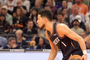 燃盡自己了！布克24中13&罰球11中11空砍38分 另有3板4助1斷