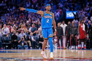 亞歷山大率隊8勝0負開局&場均30+ 比肩庫里字母哥張伯倫