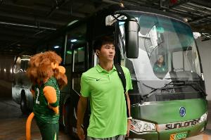 記者：吳少聰發(fā)燒，今日國(guó)安賽前發(fā)布會(huì)球員調(diào)整為張玉寧