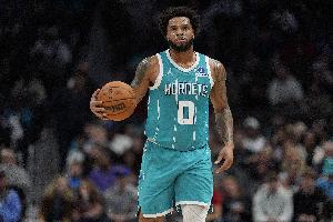 效率不高！邁爾斯-布里奇斯19中7拿到22分8板 三分11中3