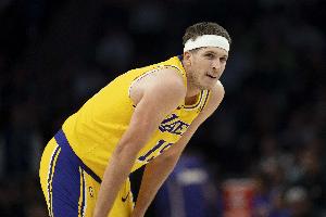 明日湖人戰(zhàn)馬刺！海斯大概率出戰(zhàn)里夫斯出戰(zhàn)成疑 詹姆斯等4人缺陣