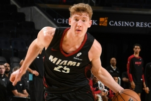 熱記：亞庫喬尼斯?fàn)顟B(tài)升級為可以出戰(zhàn) 但斯波表示球員應(yīng)該不打