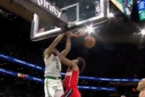 終于扣上了！米諾特跟進雙手隔扣巴格利