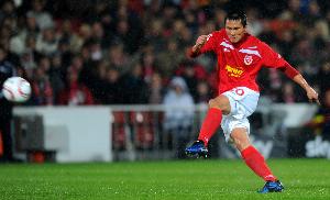 左腳技術(shù)出色！邵佳一球員時代曾被譽(yù)為“亞洲金左腳”