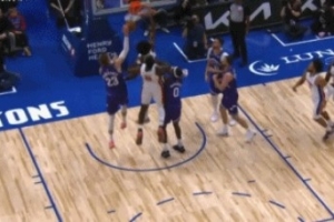 給我進(jìn)去！康寧漢姆拋投不中 奧薩爾飛身完成單手補(bǔ)扣