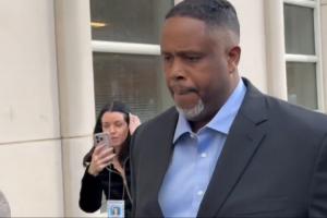 達(dá)蒙·瓊斯父母用休斯敦的房子作抵押 付20萬(wàn)美元將其保釋