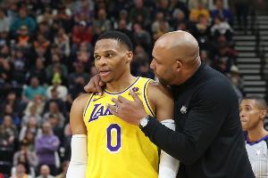 哈姆：威少在湖人是個(gè)艱難的局面 球隊(duì)為了得到他已經(jīng)傷筋動(dòng)骨了