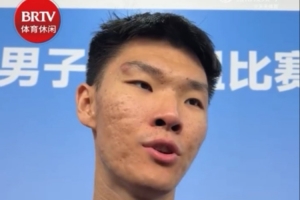 范子銘：瘦了10到15斤 現(xiàn)在節(jié)奏打得很快 許指導(dǎo)對跑動(dòng)要求也高