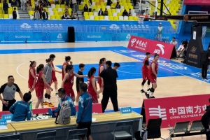 全運(yùn)女籃成年組首日：北京險(xiǎn)勝新疆 四川廣東江蘇遼寧輕松取勝