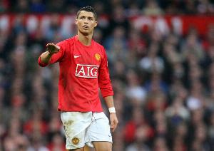 前球員回憶：07年與C羅交換球衣后送人，當時未意識其價值與意義