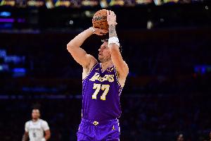 雙方皆殘陣！ESPN預(yù)測(cè)明日湖鷹勝率：湖人42%不占上風(fēng) 老鷹為58%