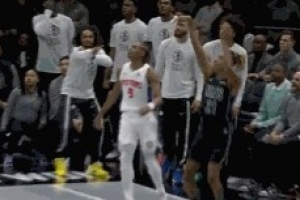 手感火熱！克洛尼開場四分鐘三分球5中4打?；钊? >
                                        </div>
                                    </div>
                                                                        <div   id=