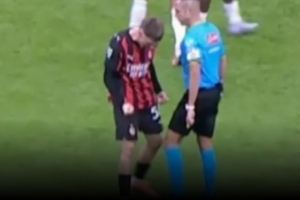 米體：戰(zhàn)羅馬，主裁判吉達疑似對薩56“犯規(guī)”但并未受到停賽處罰