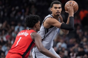 馬刺絞贏火箭：泥淖戰(zhàn)；約基奇的三雙？不要了