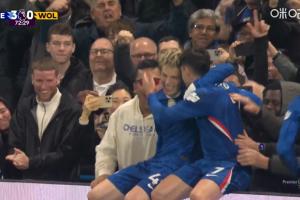 內(nèi)托破舊主，加納喬奔襲助攻雙響，兩人經(jīng)典坐廣告牌慶祝