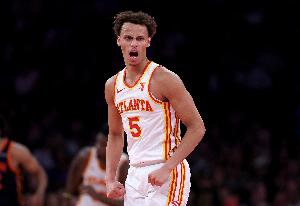 雖遲但到！丹尼爾斯連續(xù)62場(chǎng)送出搶斷 超越老里獨(dú)享老鷹隊(duì)史第一