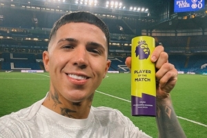 4次長傳全部成功！恩佐當(dāng)選切爾西vs狼隊英超官方全場最佳球員