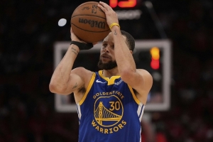 費爾頓：中距離仍是比賽的一部分 并非人人能像庫里那樣投三分