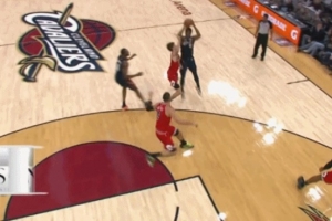 這球有講究！亨特繞掩護(hù)體前變向急停拔起 成功打成3+0