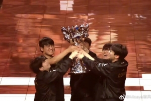 若風(fēng)：三冠王，在如今的Faker身上實現(xiàn)，書寫傳奇最濃到一筆