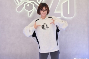 主持人夏安曬照：李寧！可以預測比分的衛(wèi)衣！就這樣速速來襲