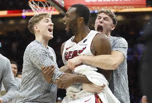 鍵盤俠|維金斯拒絕加班！貝恩拯救班凱羅！文班：地球人 你們完了