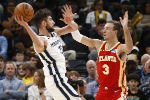 外線開炮！肯納德追身三分命中 老鷹領先8分打停快船