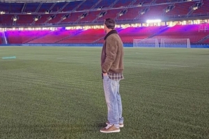 記者：梅西不想讓拉波爾塔利用他的形象，造訪前沒通知任何人