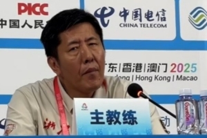 懂球！丁偉：夾擊是必須的 放眼全中國(guó) 單防周琦太難了