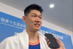 胡金秋：這個(gè)成績(jī)知足了 這回很可惜 沒(méi)拿到金牌 希望下次能圓夢(mèng)