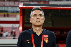 解說：無力吐槽安東尼奧，完全不會調教進攻，踢得一點內容沒有