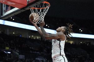 無限沖筐！克洛尼單臂劈扣&順下空接再打2+1