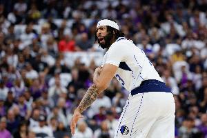 隊記：獨(dú)行俠老板可能會拍板重建 但濃眉交易市場需謹(jǐn)慎評估