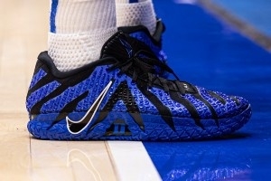 這配色相當(dāng)吸睛！杜克大學(xué)球員上腳球隊專屬莫蘭特Ja 3 PE！