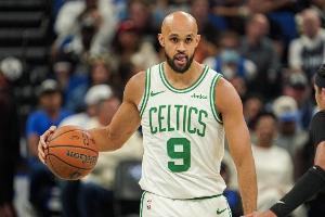 這太狠了！懷特追防身后直接帽翻韋爾斯