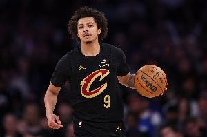 攻防搶眼！克雷格·波特半場6中6砍下15分3板5助2斷3帽 三分3中3