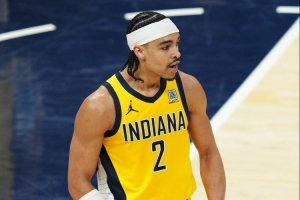 外線不準(zhǔn)！內(nèi)姆哈德上半場(chǎng)11中5得16分1板2助 三分5中1